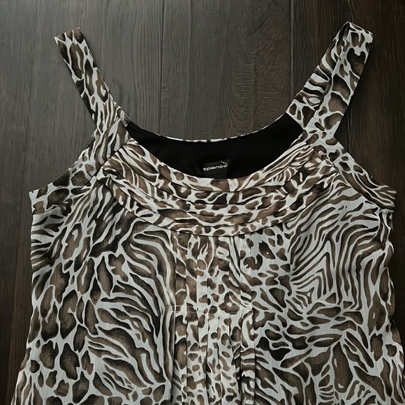 🚨4/$13🚨 Spense Blouse - Picture 2 of 6